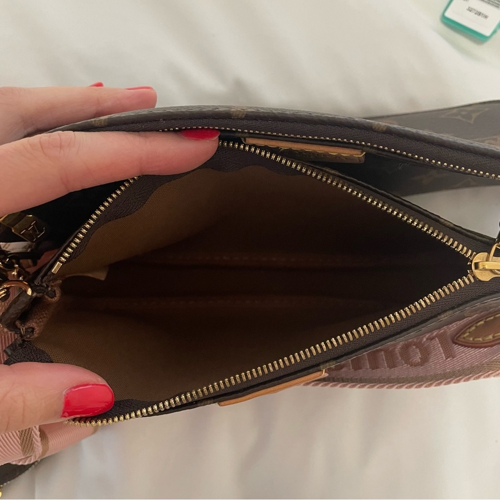MUST GO LOUIS VUITTON MULTI-POCHETTE! - Picture 6 of 11